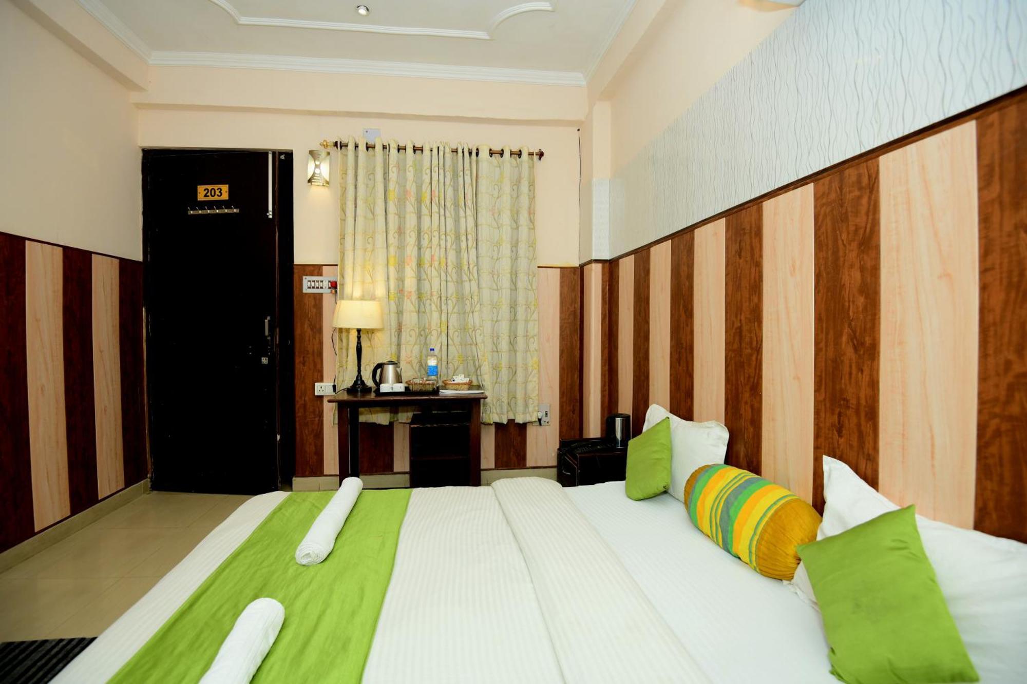 Ap Palace Hotel, Ayodhya Exterior foto