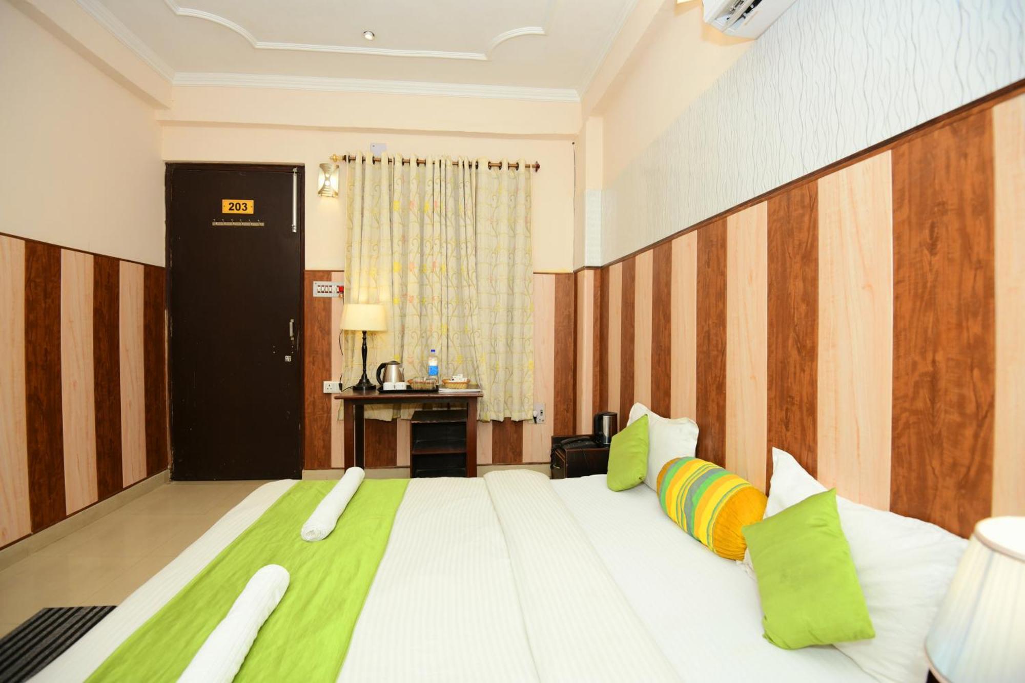 Ap Palace Hotel, Ayodhya Exterior foto