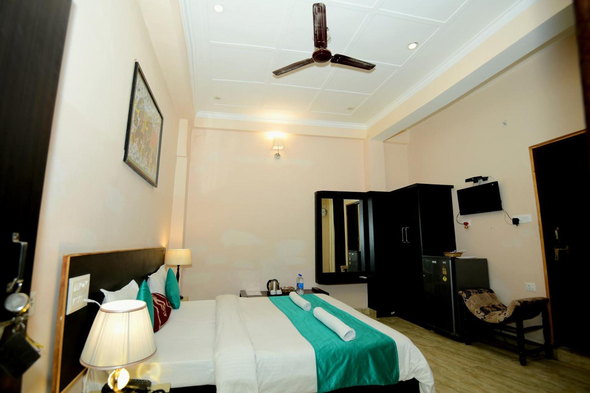 Ap Palace Hotel, Ayodhya Exterior foto